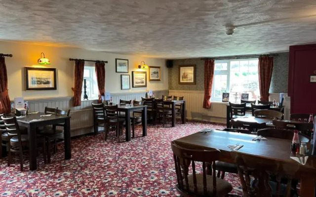 Savoy Country Inn