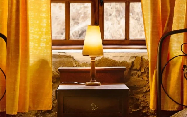 House Sleeps6-parking-garden-pool in Summer-pet