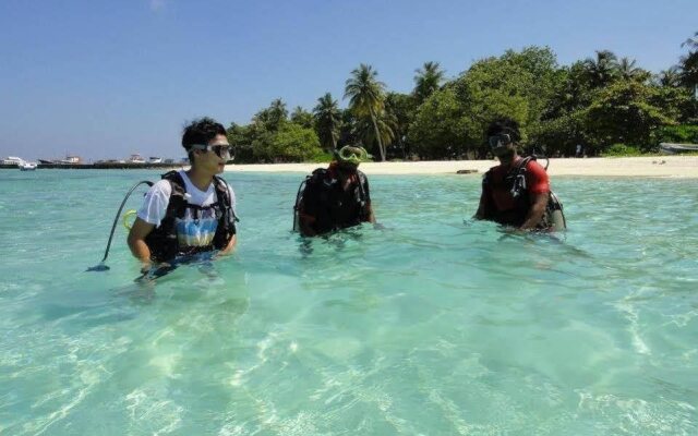 SeaHouse TopDeck Hotel Maldives