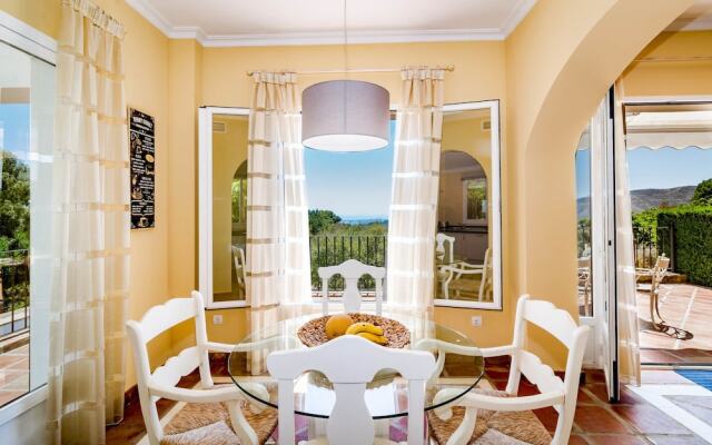 SBCC 2 bedroom villa with breathtaking views Roomservice