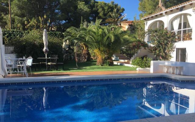 No 20 Bernia, Moraira