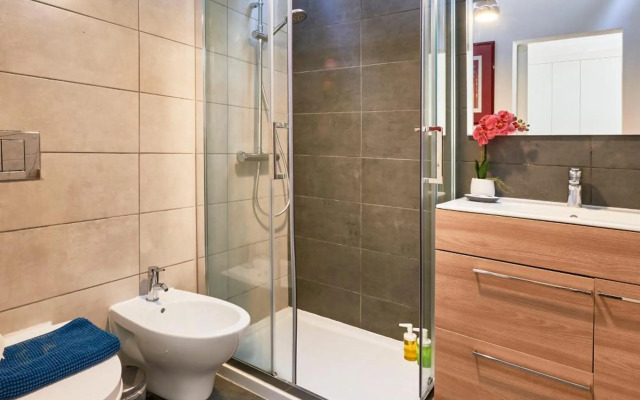 Renovated Charming Apartment, By TimeCooler