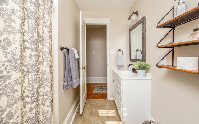 The Broadfoot Bungalow