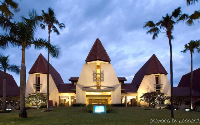 Novotel Surabaya - Hotel & Suites