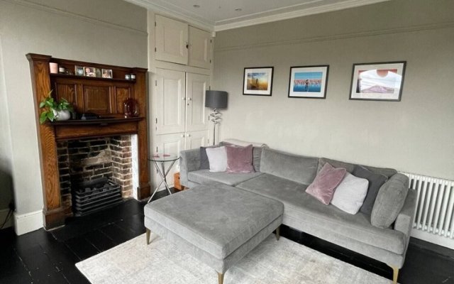 Gorgeous 1BD Flat With Steam Room - South Woodford