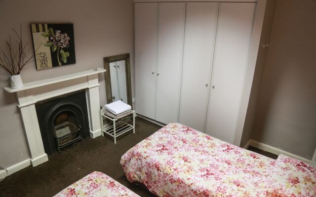 The Silver Teal Apt