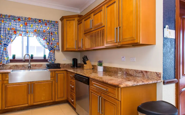 Kingston Luxury Family Retreat