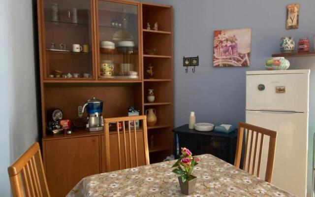 Appartamento con due stanze, bagno e cucina