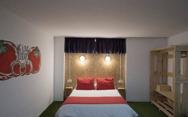 Tomate Rooms