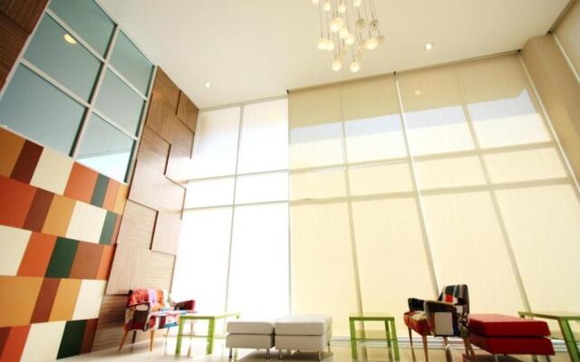 Prom Ratchada Hotel
