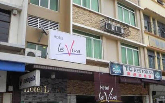 OYO 216 La Viva Hotel