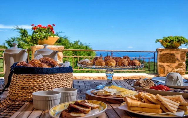 Bozonos Luxury Villa