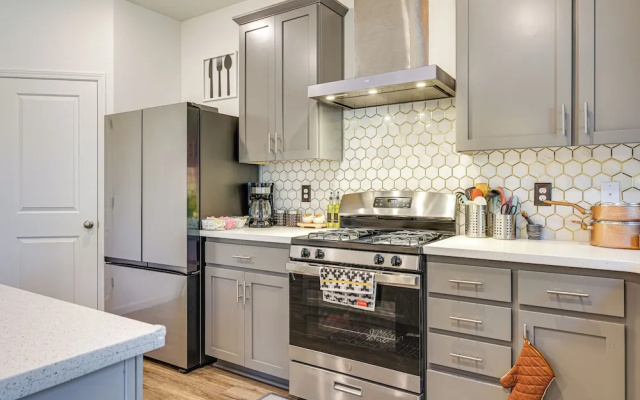 Spacious Family Home in Stockton - Pets Welcome!