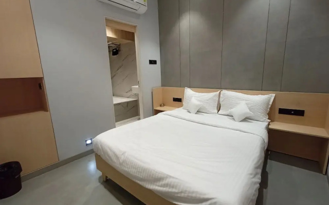 Hotel Golden Suites - Near Nesco