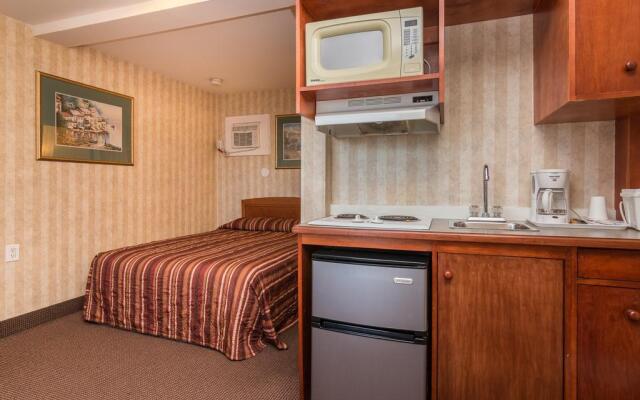 Howard Johnson Express Inn