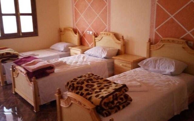 Aït Ayoub Voyages - Hostel