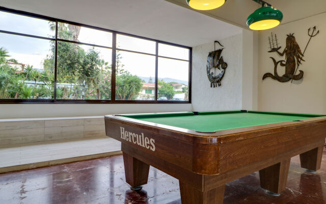 Calamos Beach Family Club Hotel