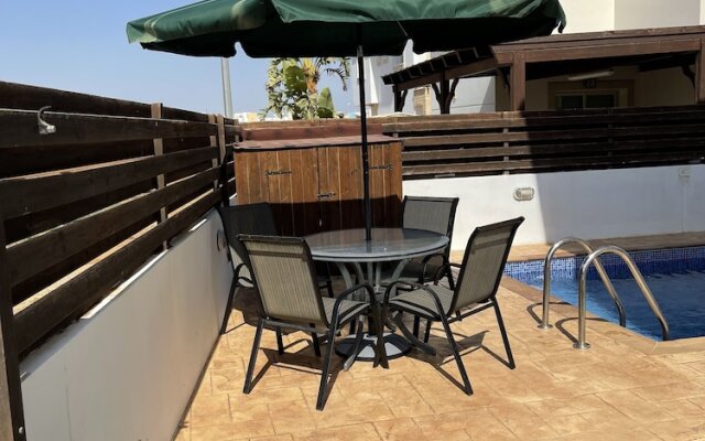 Beautiful Villa With Pool in Ayia Triada, Cyprus