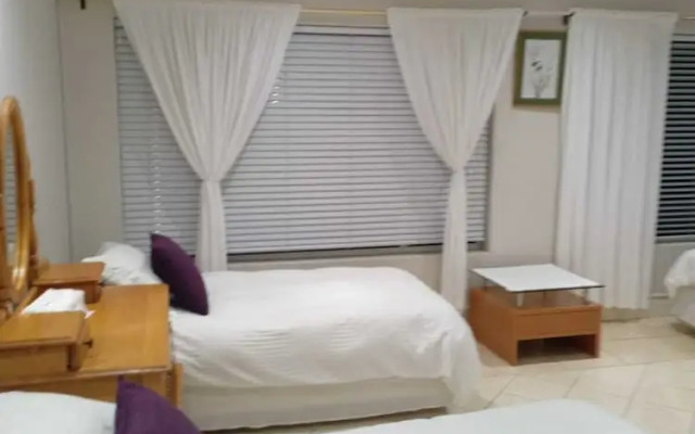 Beautiful House Fully up for Rental