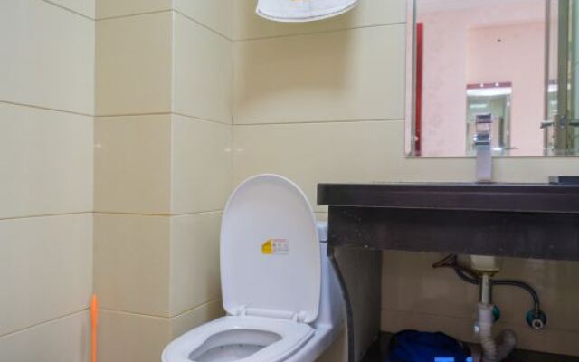 Yinghu Business Hotel