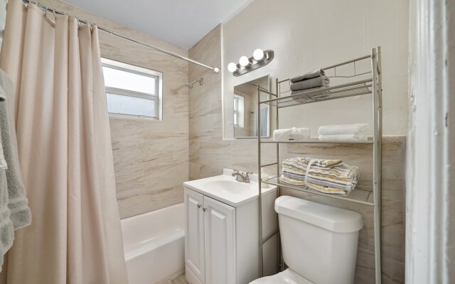 Poinsettia FTL Home by PMI