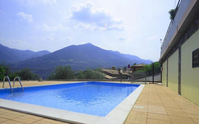 Appartamento con vista sul lago di Iseo e piscina