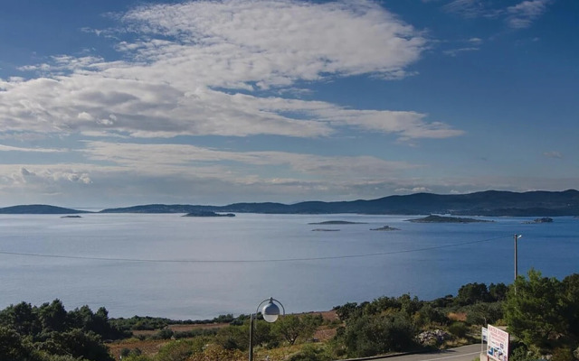 Awesome Home in Postup With Wifi and 5 Bedrooms