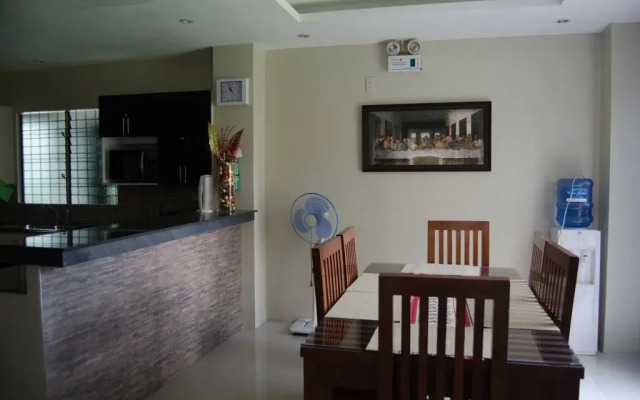 Alan Sr. Residences