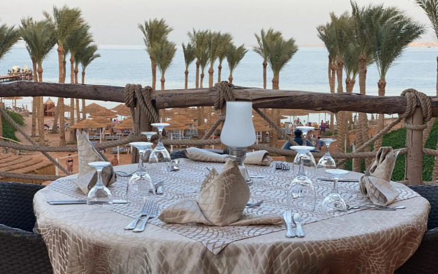 Nubian Island, Families and Couples only
