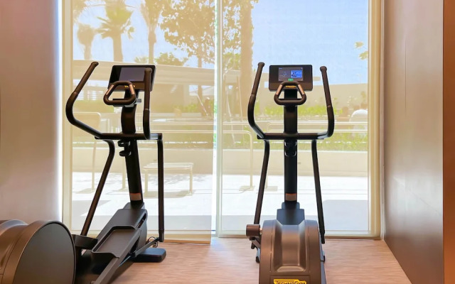 Luxury Beachfront 1BR on Palm Jumeirah & Balcony