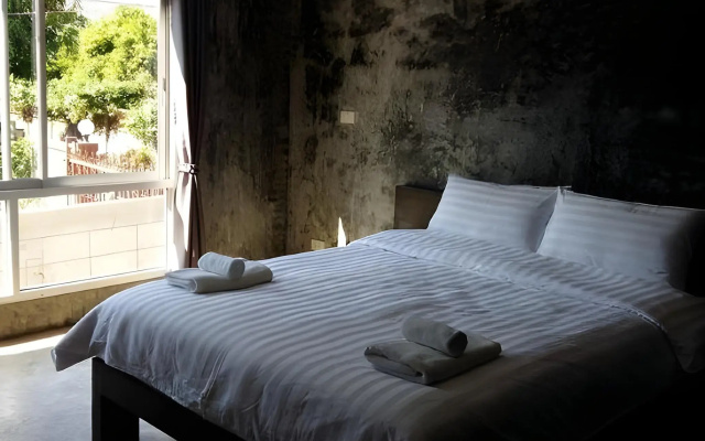 Come Moon Loft Hotel