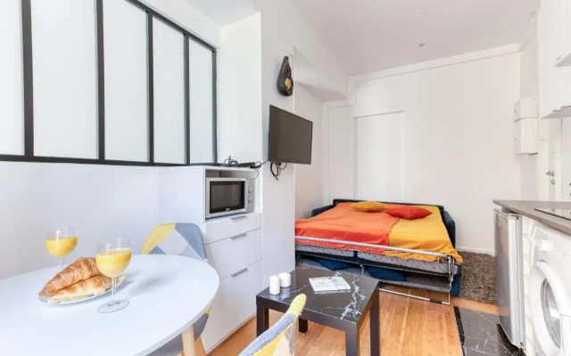 New Large Studio in the Heart of Paris 12
