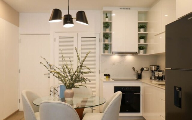w 2BR With Balcony in Luxury Building Barranco