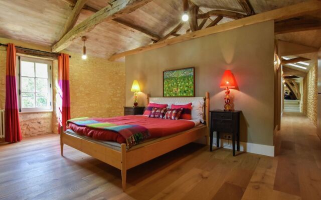 Plush Mansion on a High-end Property in Saint-germain-de-belvès With Pool