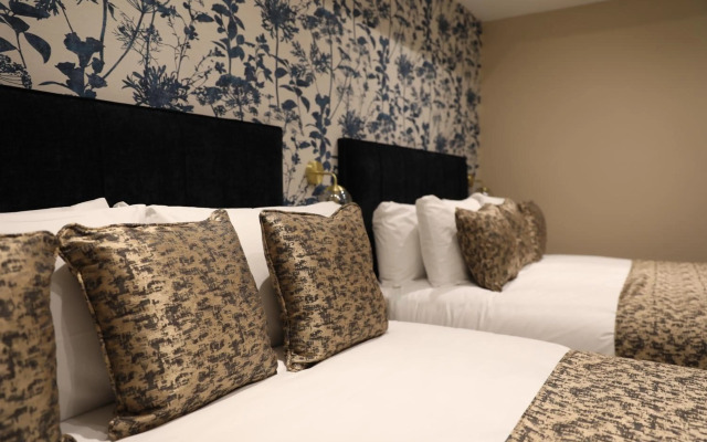 Reem Hotel