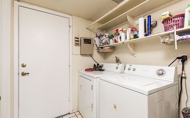 Shadow Mountain Retreat 4BR by Casago