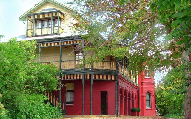 Leura House