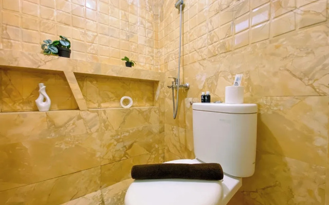 Well Designed And Warm 2Br At Bassura City Apartment