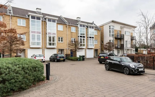 Sunnybank House in North Epsom