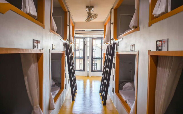 The Port Hostel By Suwatchai