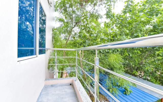 Fabhotel Grand Embassy