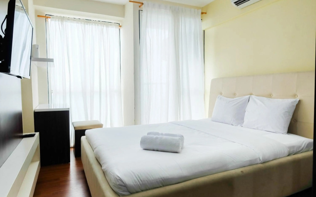 Minimalist and Fully Furnished Studio Tifolia Apartment by Travelio – Guest Rooms – Jakarta
