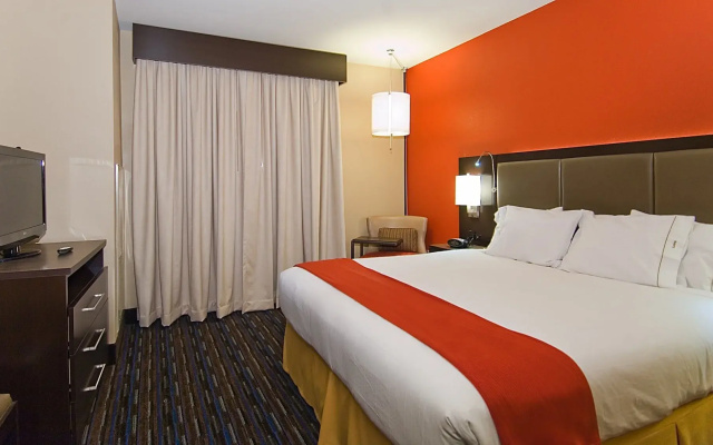 Holiday Inn Express Hotel & Suites Fulton by IHG