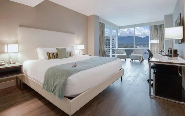 Coast Coal Harbour Vancouver Hotel by APA