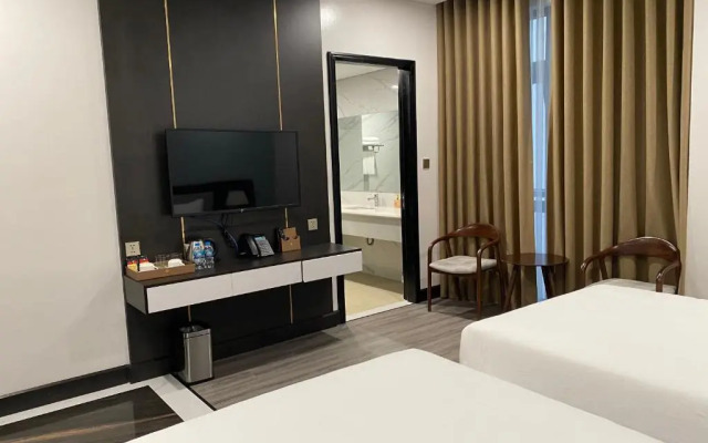 Diamond Hotel Van Đon