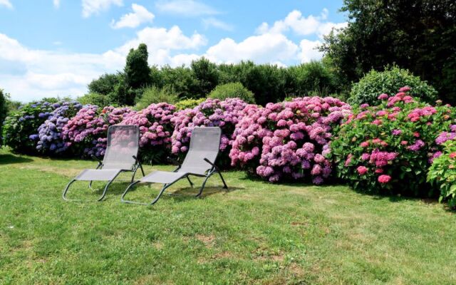 Les Volets Rouges (PEU101)