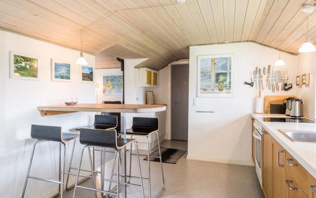 6 Person Holiday Home in Blavand