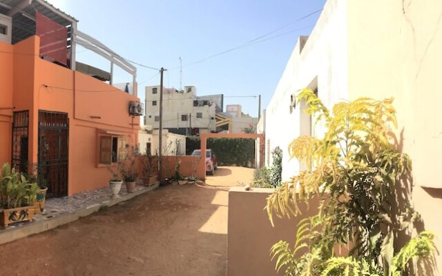 House With 4 Bedrooms in Dakar, With Enclosed Garden and Wifi - 10 km