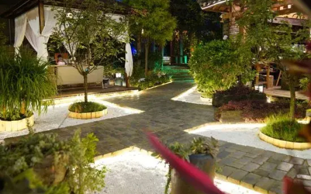 Nicuo Yeluo Inn