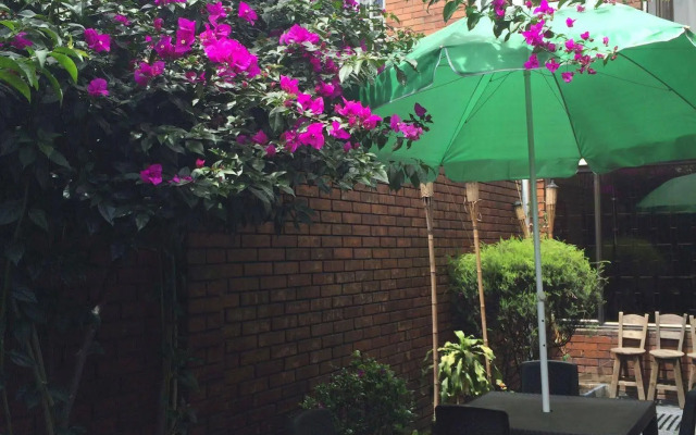 Violeta Park Hostel